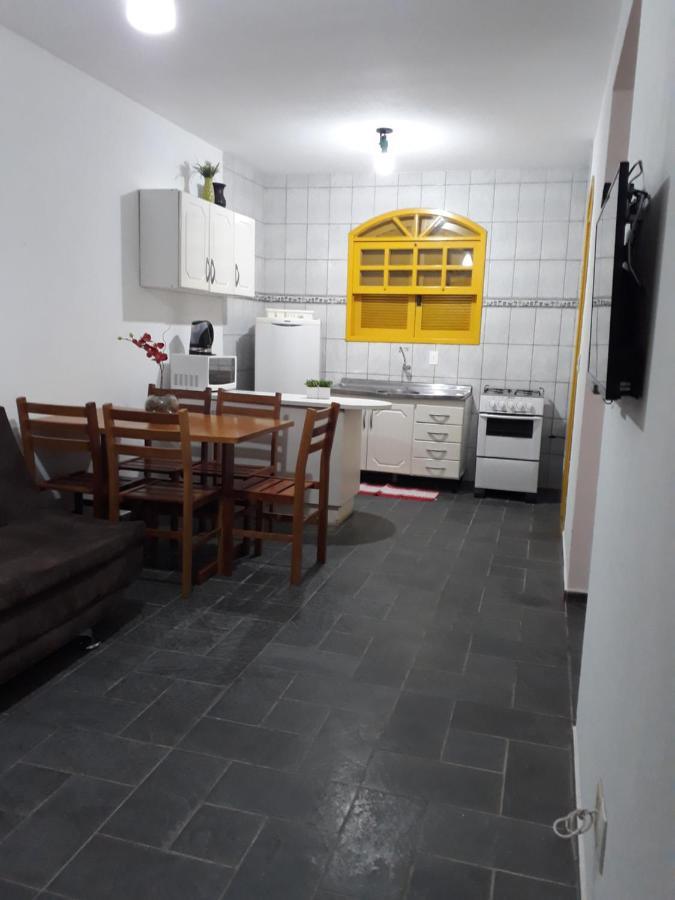 Residencial Colonial Amarelo A 150M Da Praia De Mariscal Aparthotel Bombinhas Buitenkant foto