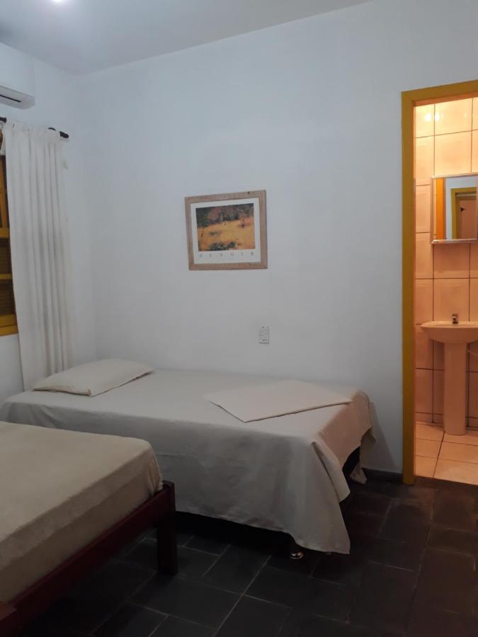 Residencial Colonial Amarelo A 150M Da Praia De Mariscal Aparthotel Bombinhas Buitenkant foto